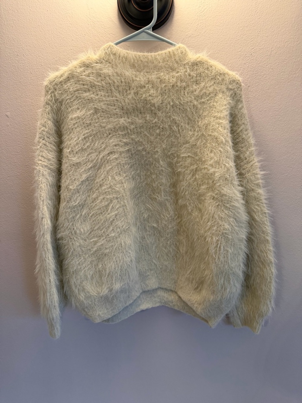SNDYS‎ Cream Fuzzy Eyelash Knit Sweater Womens XS Beige Shaggy Pullover Cozy